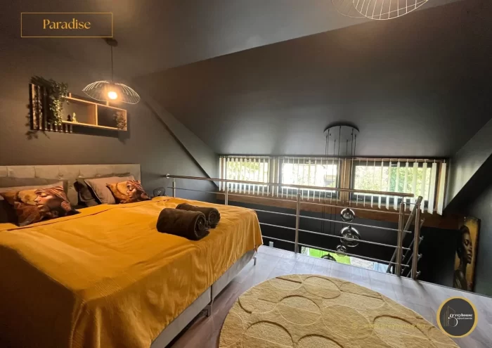 Greyhouse Apartments - Paradise