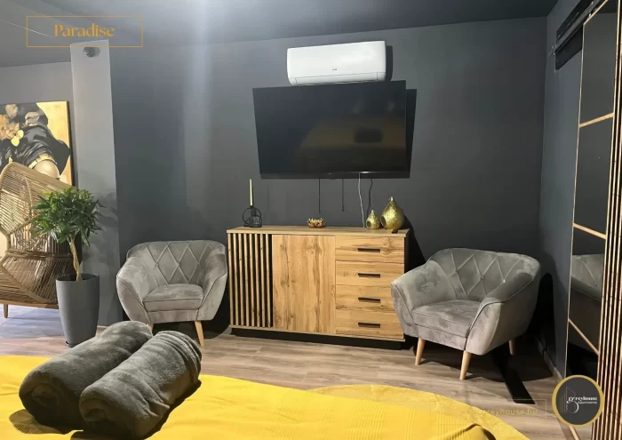 Greyhouse Apartments - Paradise