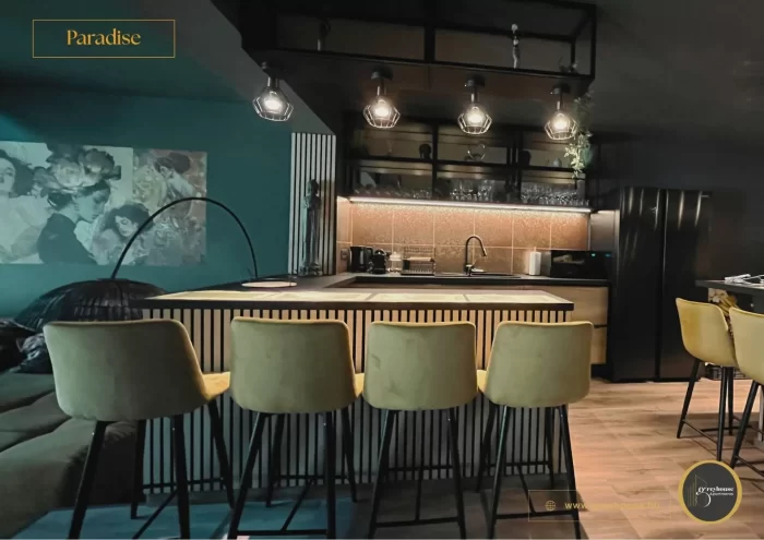 Greyhouse Apartments - Paradise