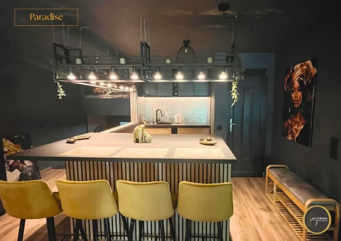 Greyhouse Apartments - Paradise