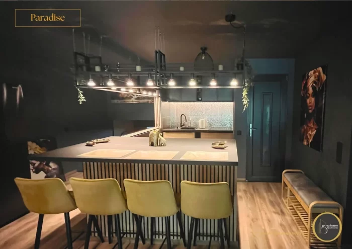 Greyhouse Apartments - Paradise