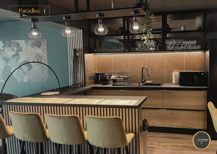 Greyhouse Apartments - Paradise