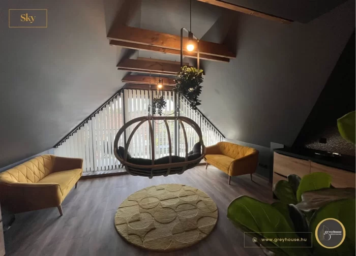 Greyhouse Apartments - Sky