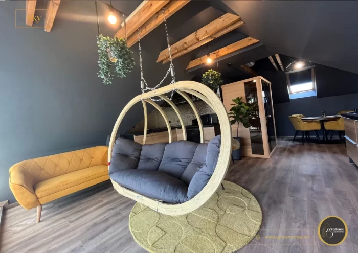 Greyhouse Apartments - Sky