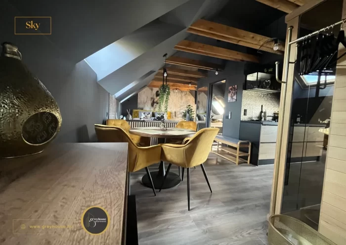 Greyhouse Apartments - Sky