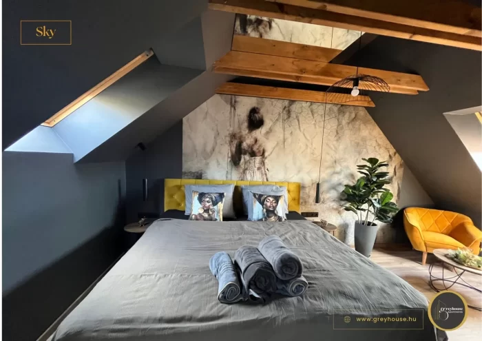 Greyhouse Apartments - Sky